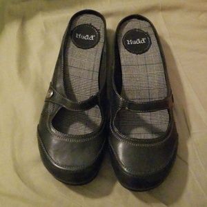 Mudd slip ons